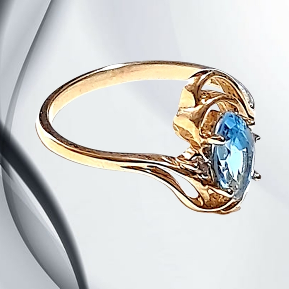 Solid 14k Gold Ring with Blue Topaz Gemstone. Size 6 - Picture 8 of 8